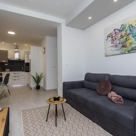 Bloom Apartment สปลิท ภายนอก รูปภาพ