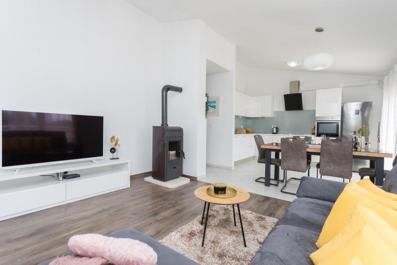 Bloom Apartment สปลิท ภายนอก รูปภาพ