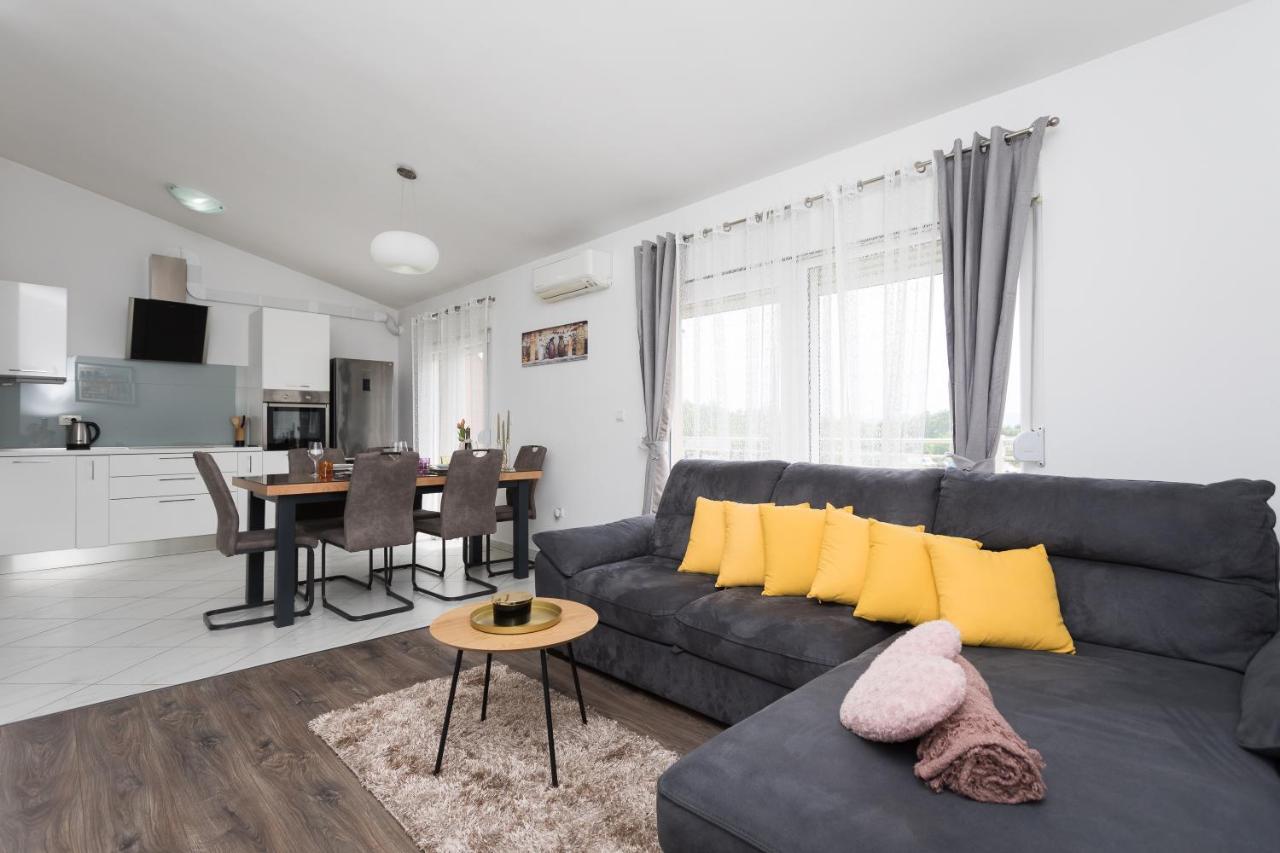 Bloom Apartment สปลิท ภายนอก รูปภาพ