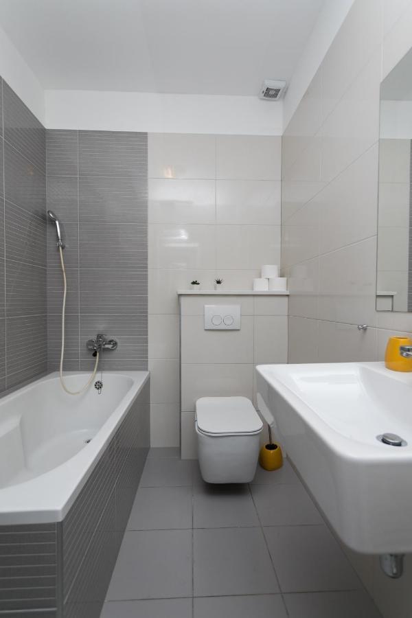 Bloom Apartment สปลิท ภายนอก รูปภาพ