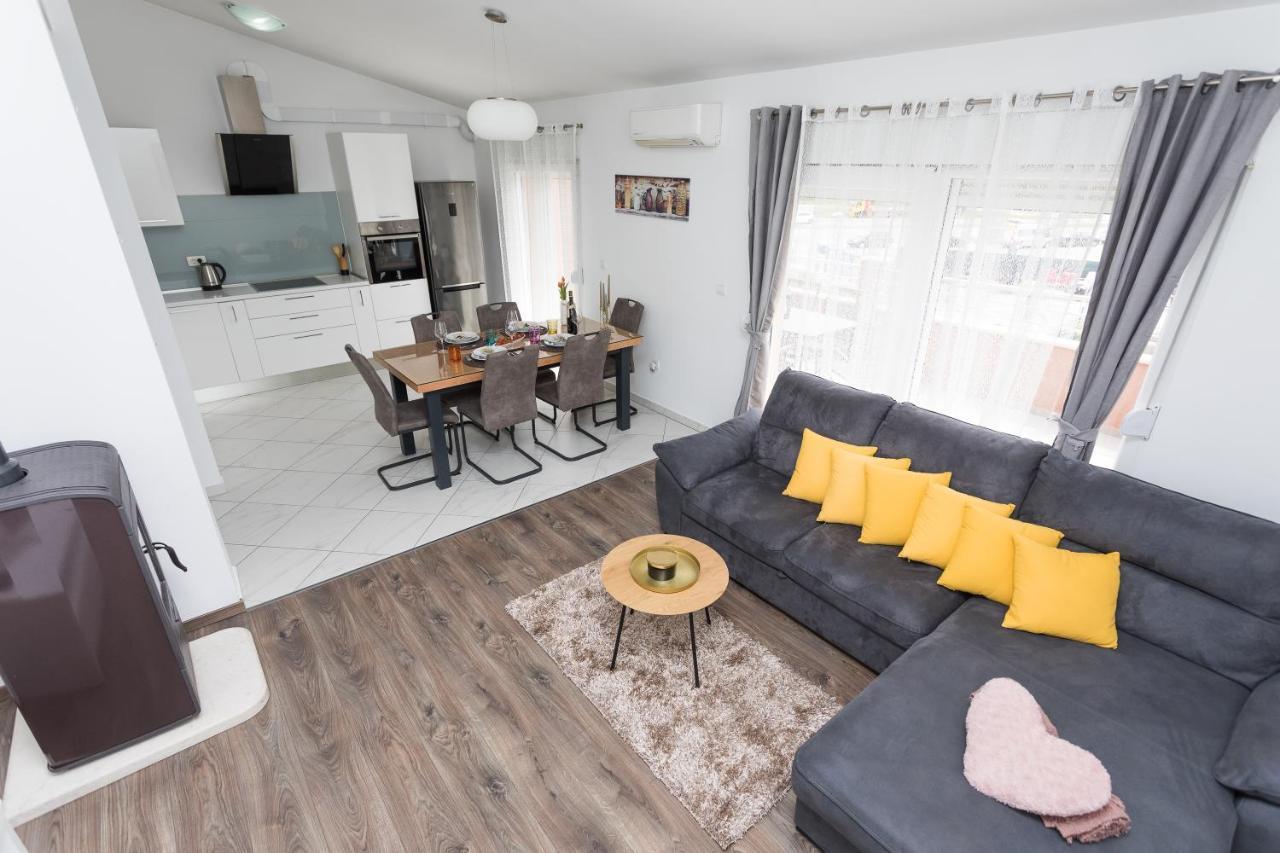 Bloom Apartment สปลิท ภายนอก รูปภาพ